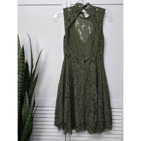 Keepsake the Label Dress Womens Medium Green Porcelain Lace Mock Neck Mini - Picture 12 of 12